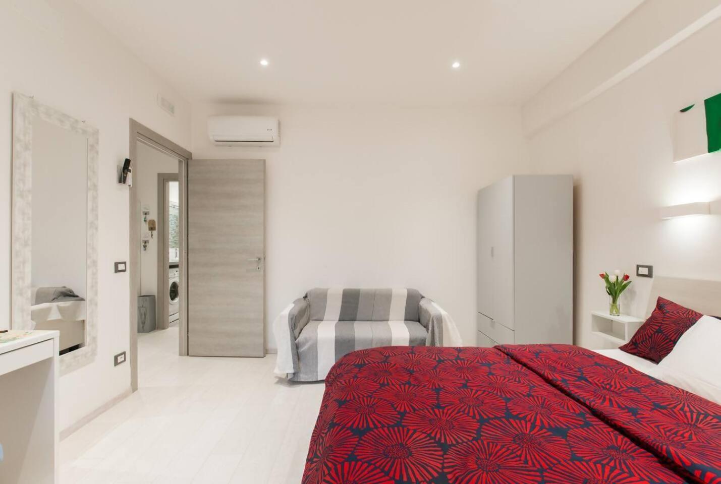 Romeeyes2020 Apartment Luaran gambar