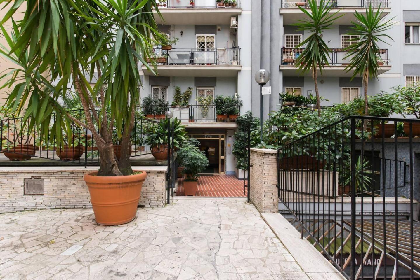 Romeeyes2020 Apartment Luaran gambar